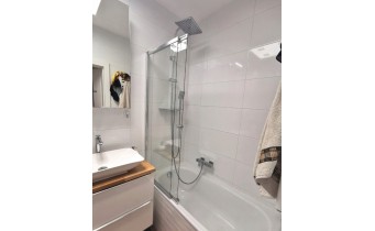 Душова шторка на ванну Besco Easy Slide 100x150 см, на 2 секції, прозоре скло, профіль хромований (PES-2S)