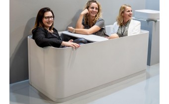 Окремостояча ванна з мармуру, каменю Dremex Glow 160x73x59,5 см, Gelcoat, білий глянцевий + сифон + лита полиця під аксесуари для ванни