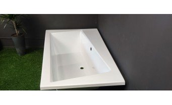 Ванна акрилова Besco Infiniti 160x100 см L, Лівостороння, асиметрична, із зручним місцем для ніг, засобів гігієни, функціональною полицею, з функцією врізки змішувача на борт (WAI-160-NL)