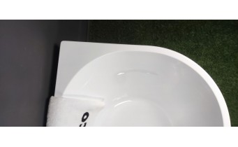 Пристінна окремостояча акрилова ванна Oval / Овал 170x80x58 см, біла глянцева, суцільнолита із заокругленими кутами